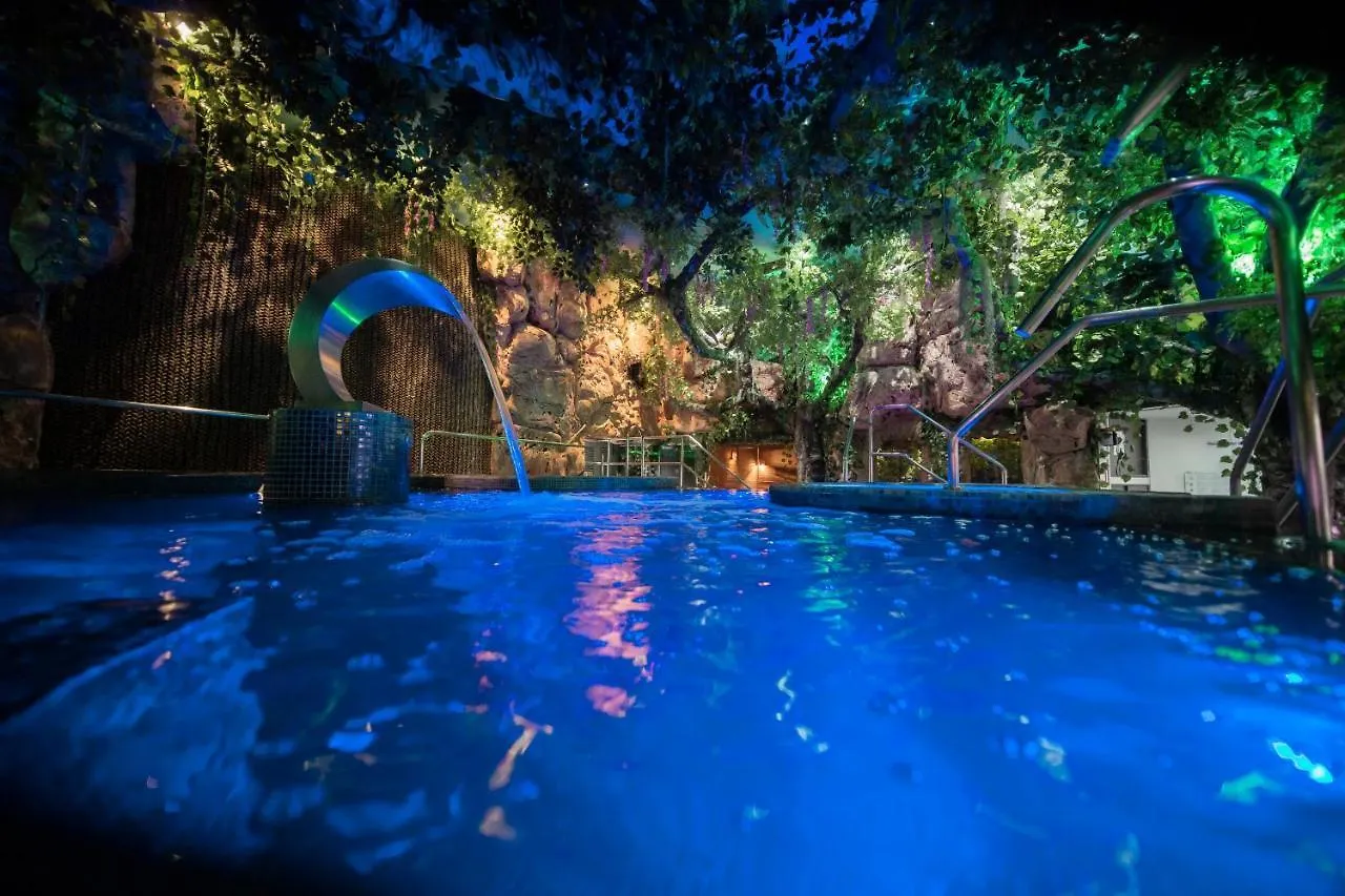 Clinica Antienvejecimiento & Wellness Spa Medellin 5*,